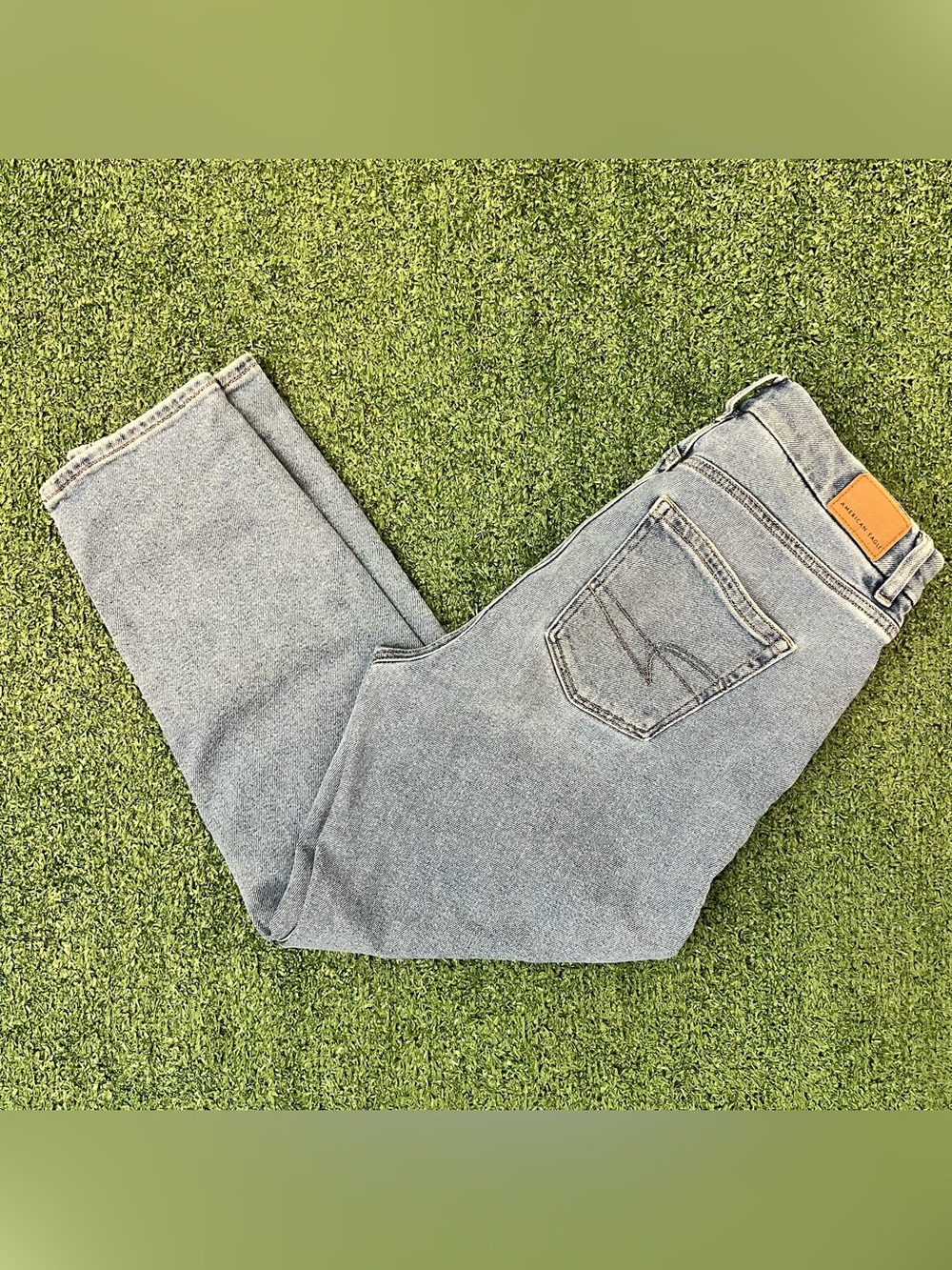 American Eagle Curvy Mom Jean Women Size 4 Short Distressed Light Wash Denim